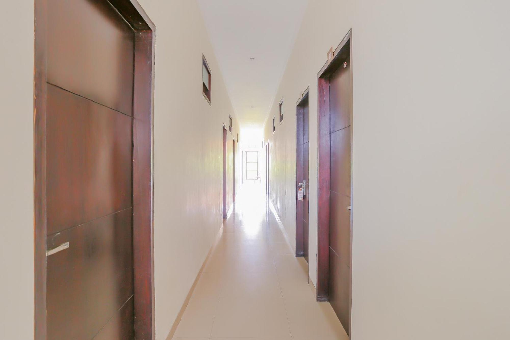 Oyo 4012 Ari Beach Inn 꾸따 외부 사진
